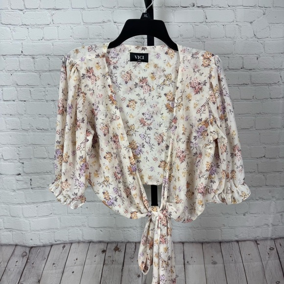 VICI Floral Tie Front Long Sleeve Crop Top Size Large - Picture 1 of 7